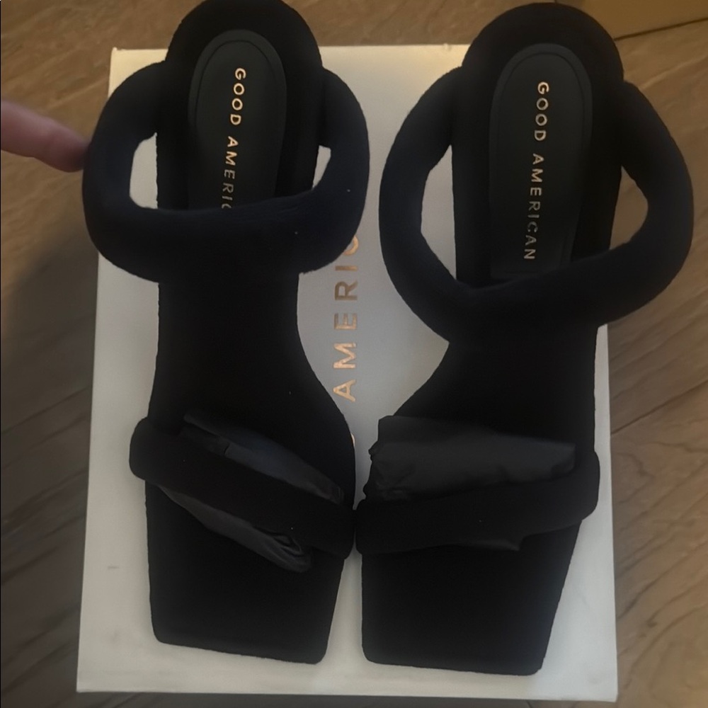Good American Black Chunky Heel Heels